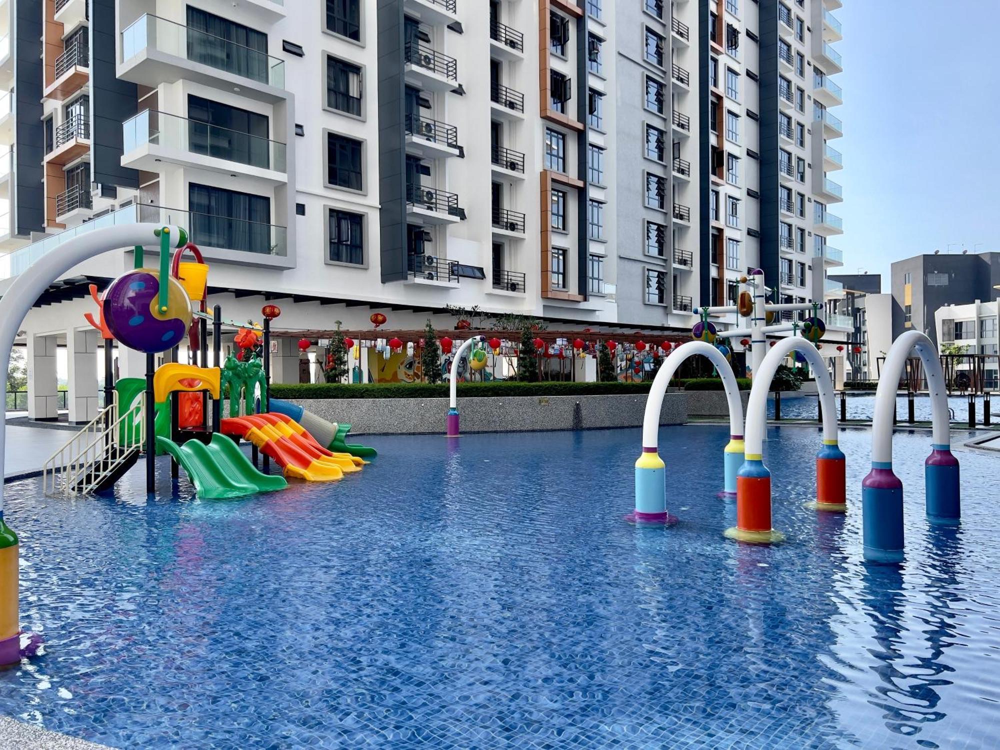 Hush Inn At K Avenue Kota Kinabalu Exteriör bild