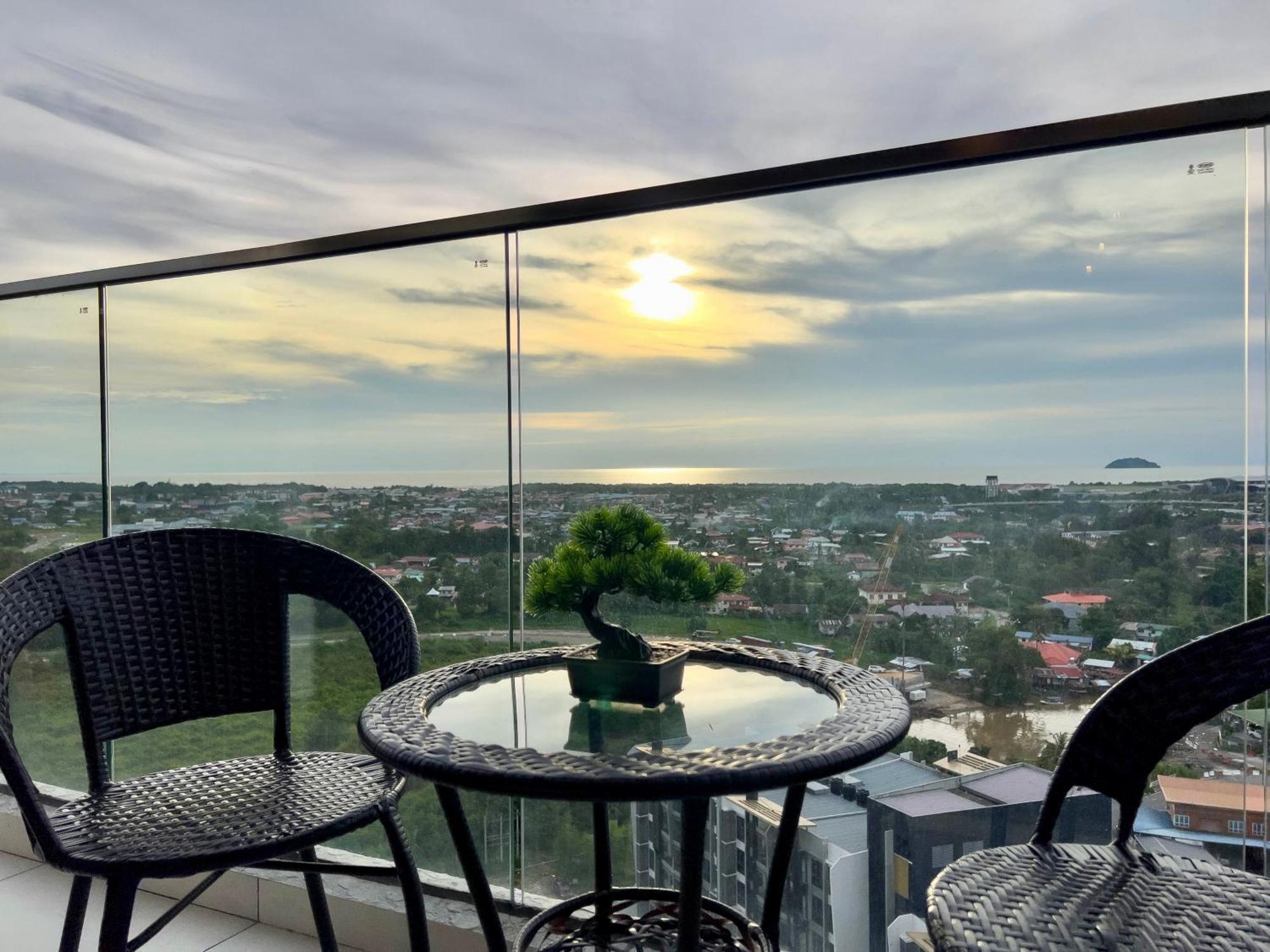 Hush Inn At K Avenue Kota Kinabalu Exteriör bild