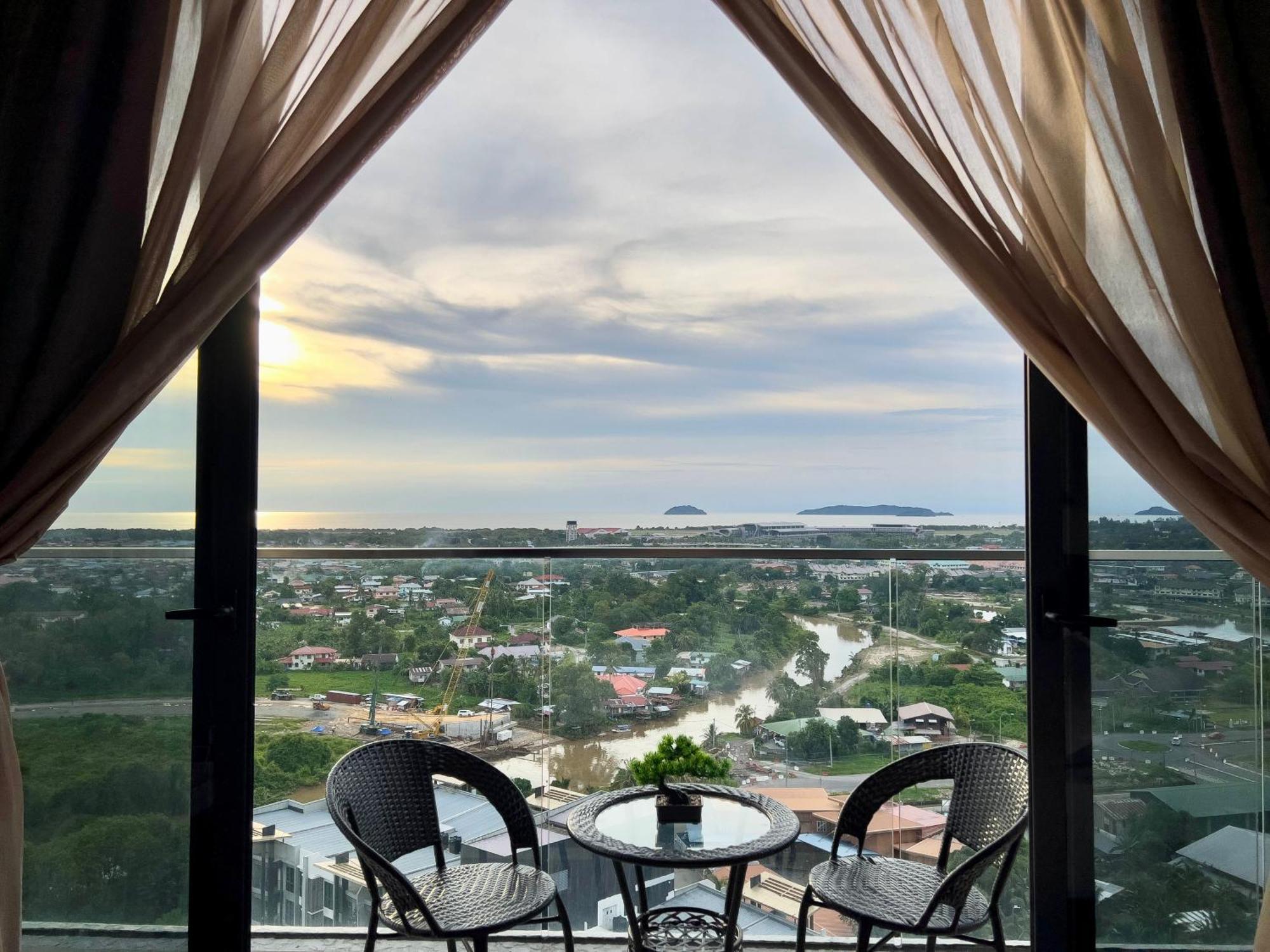 Hush Inn At K Avenue Kota Kinabalu Exteriör bild